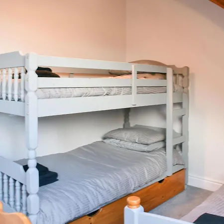 بيت للعطل Mouthlock Chapel *