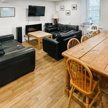 بيت للعطل Mouthlock Chapel *